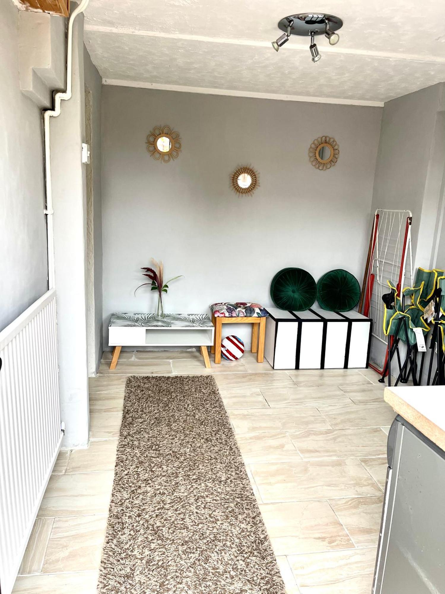 March-2bed - Family Friendly - Pet Friendly Apartment *
